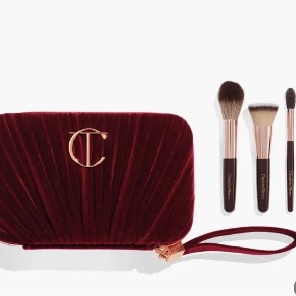 Charlotte Tilbury Velvet Red Brush Set - Picture 1 of 3